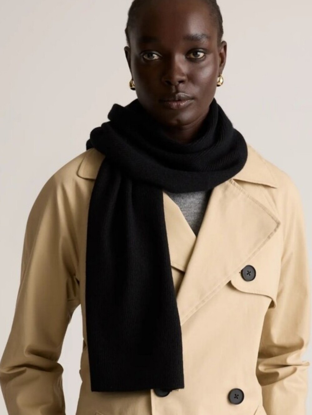 QUINCE MONGOLIAN CASHMERE SCARF IN BLACK
